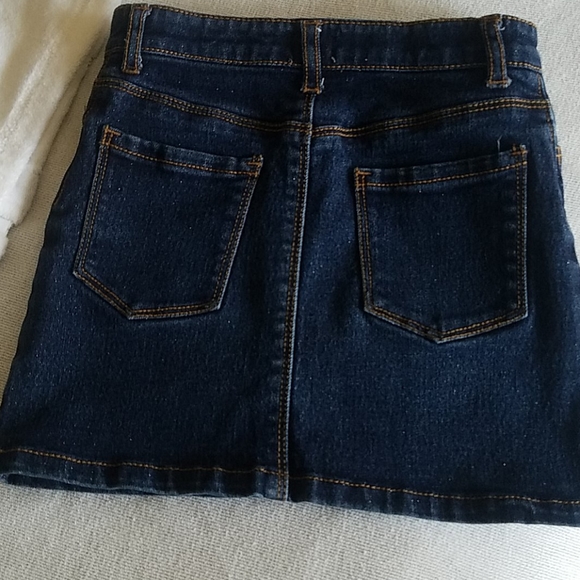 5-Piecee 4T-5T Jeans/Terry cloth bundle - Picture 11 of 16